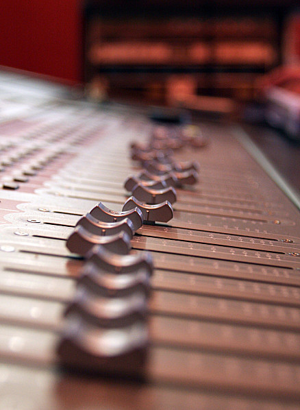 The interactive mixing desk of larp